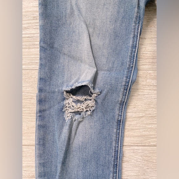 Soft and comfortable maternity jeans size small - Picture 2 of 7